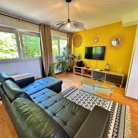 Duplex With Jacuzzi And Parking Close To アパート ローニュ