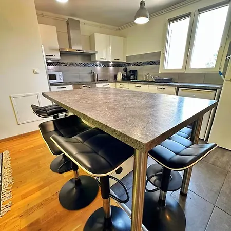아파트 Duplex With Jacuzzi And Parking Close To