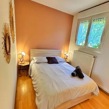 Duplex With Jacuzzi And Parking Close To * Lognes